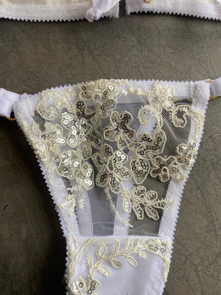 1234b - AMELIEE