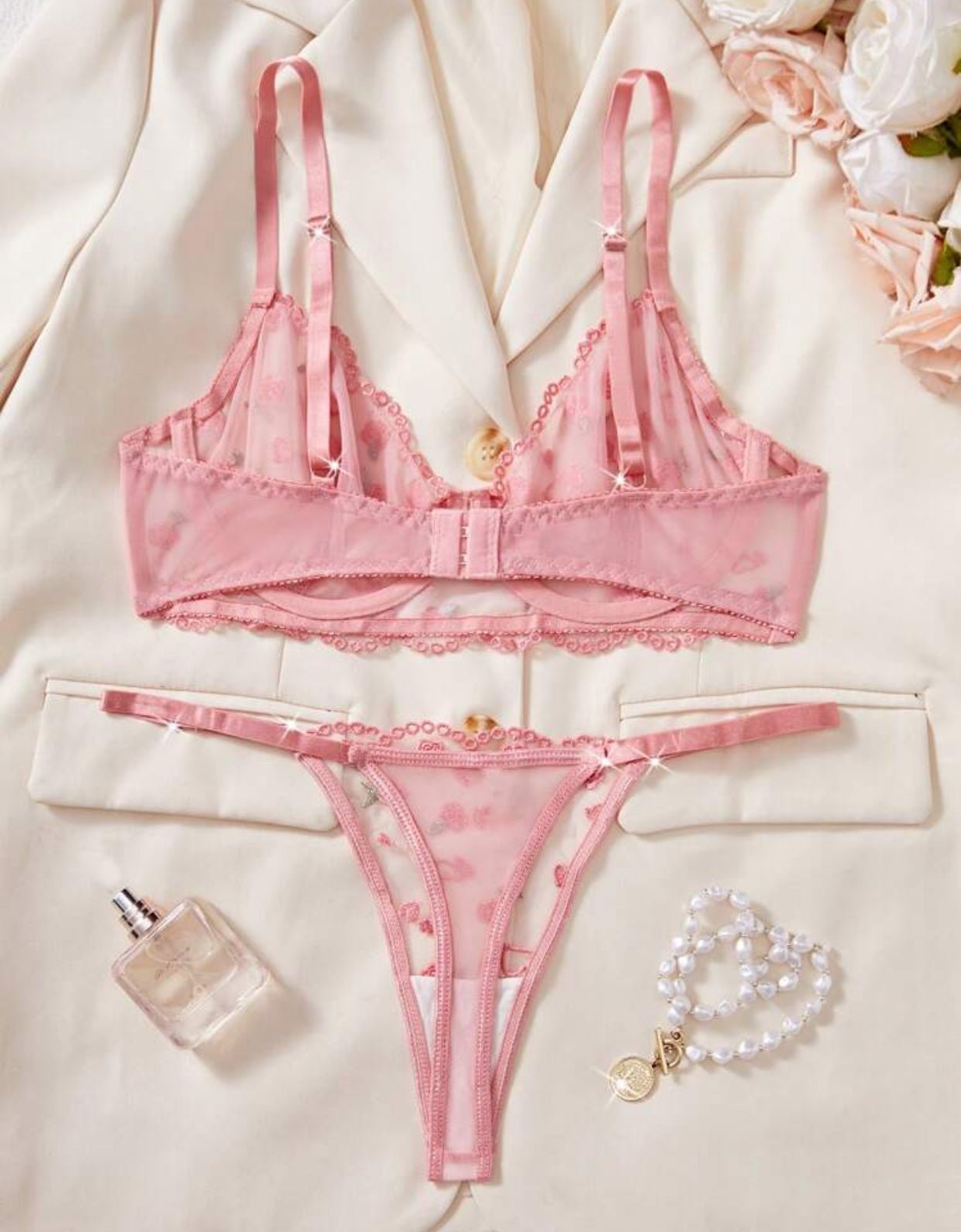 15959 - AMELIEE