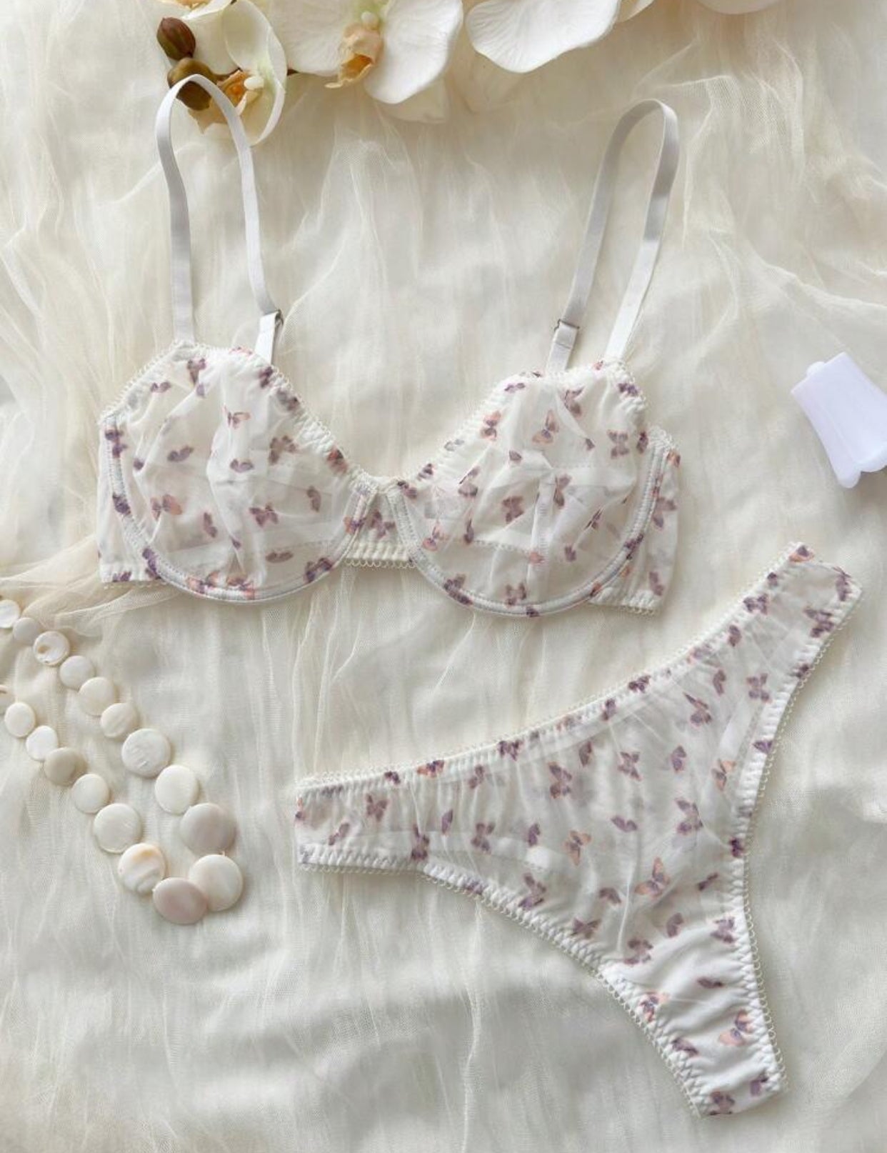 3033 - AMELIEE