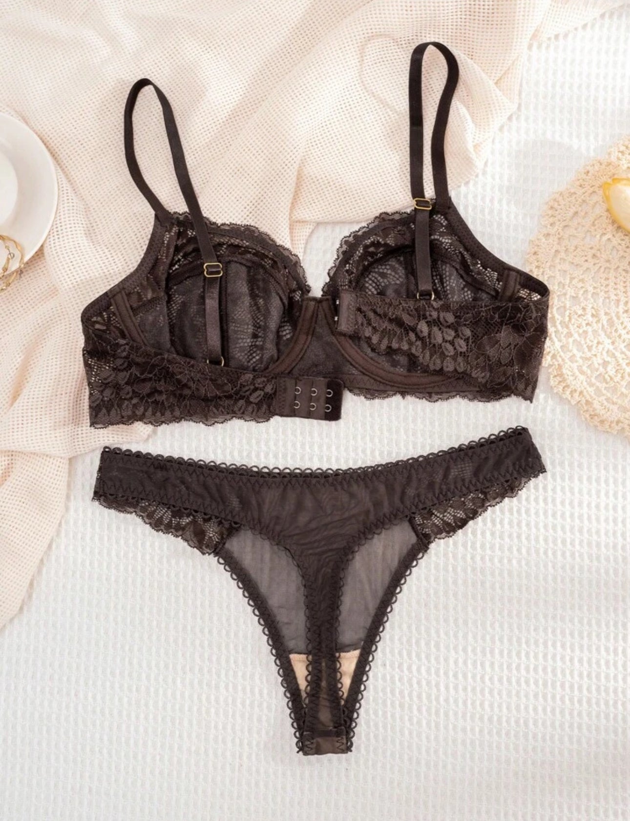 3317 - AMELIEE