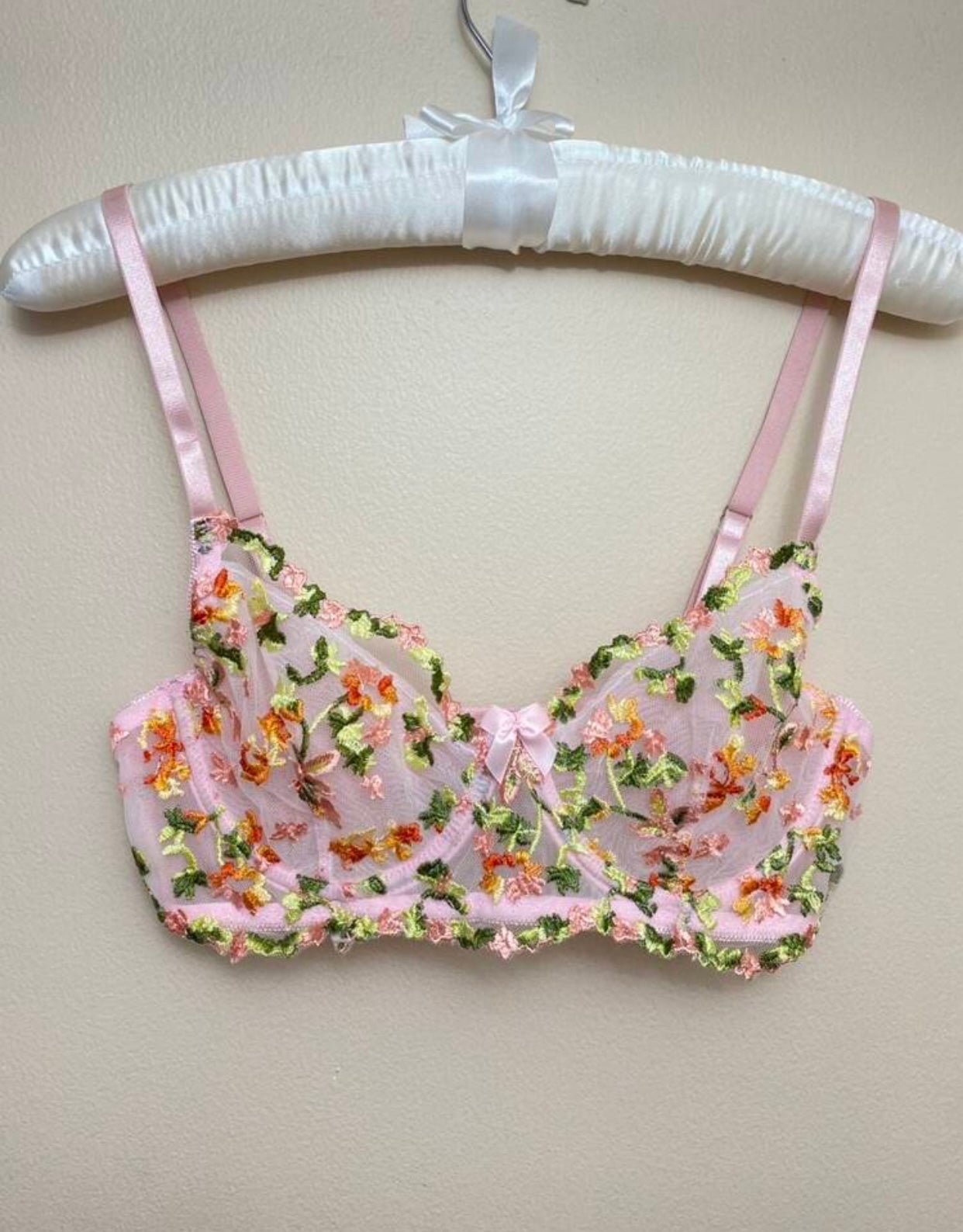 3818 - AMELIEE