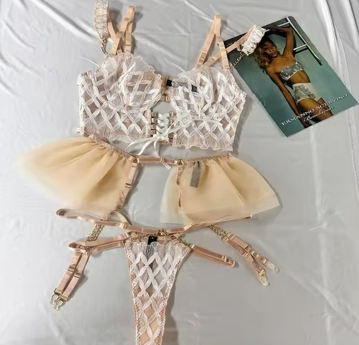 3902B - AMELIEE