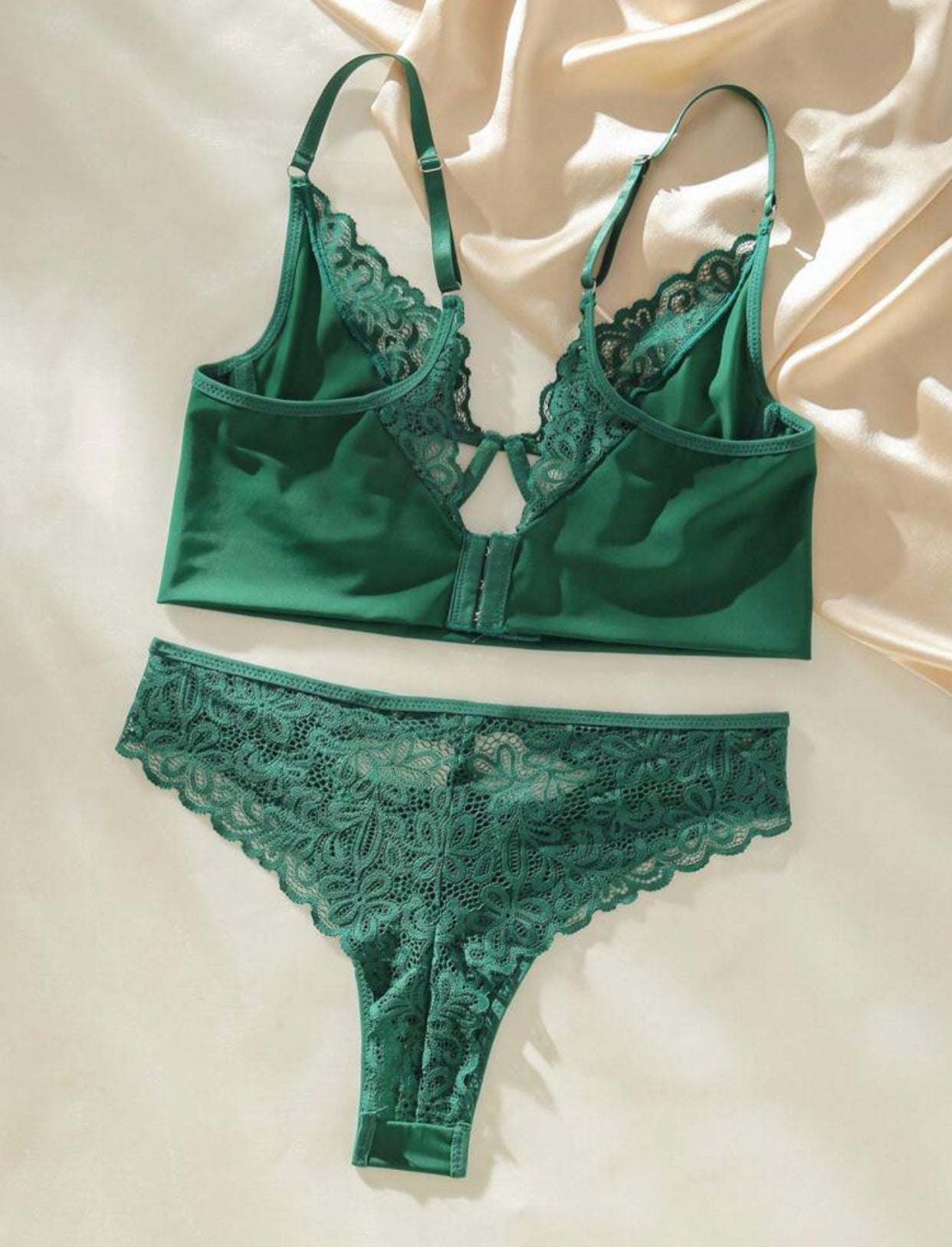 4596 - AMELIEE