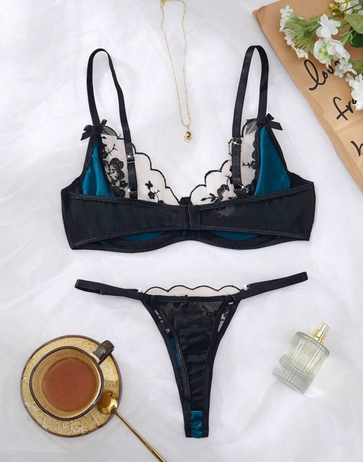 6516 - AMELIEE