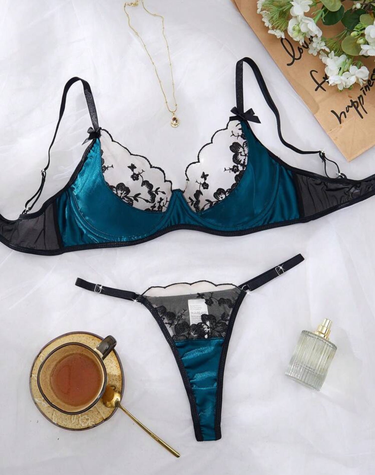 6516 - AMELIEE