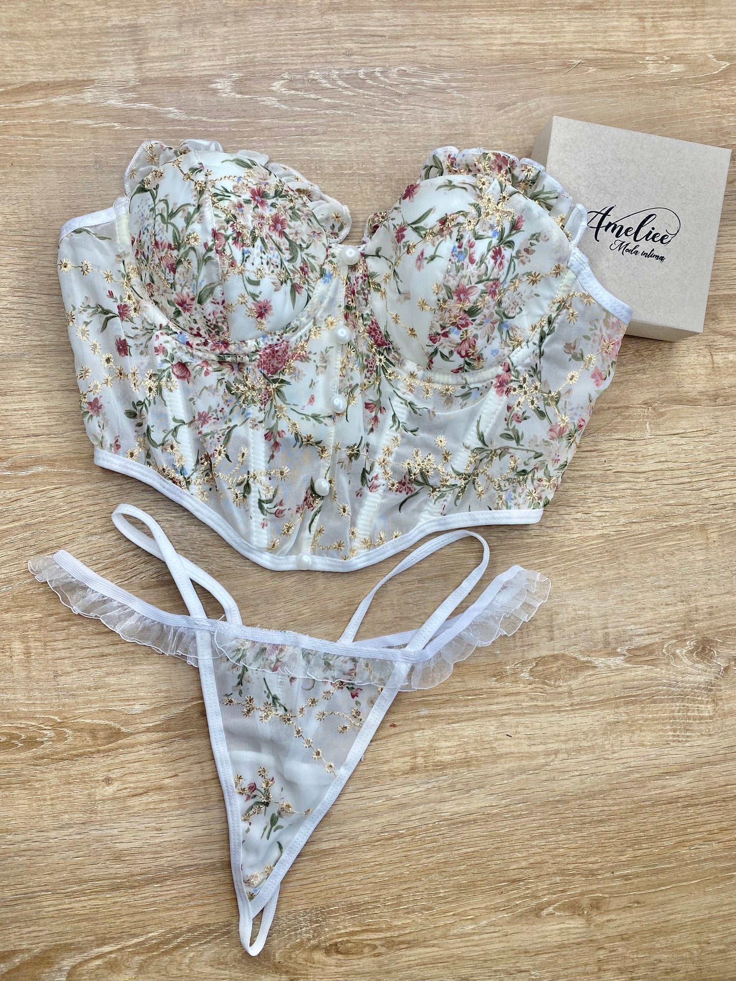 6704 - AMELIEE