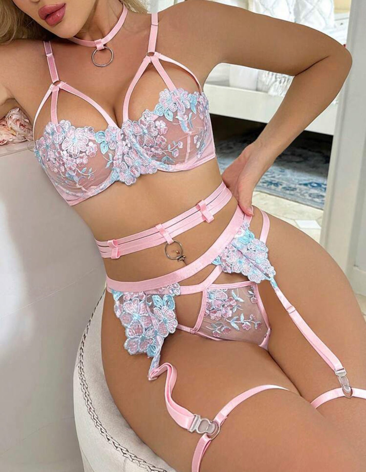 81554 - AMELIEE