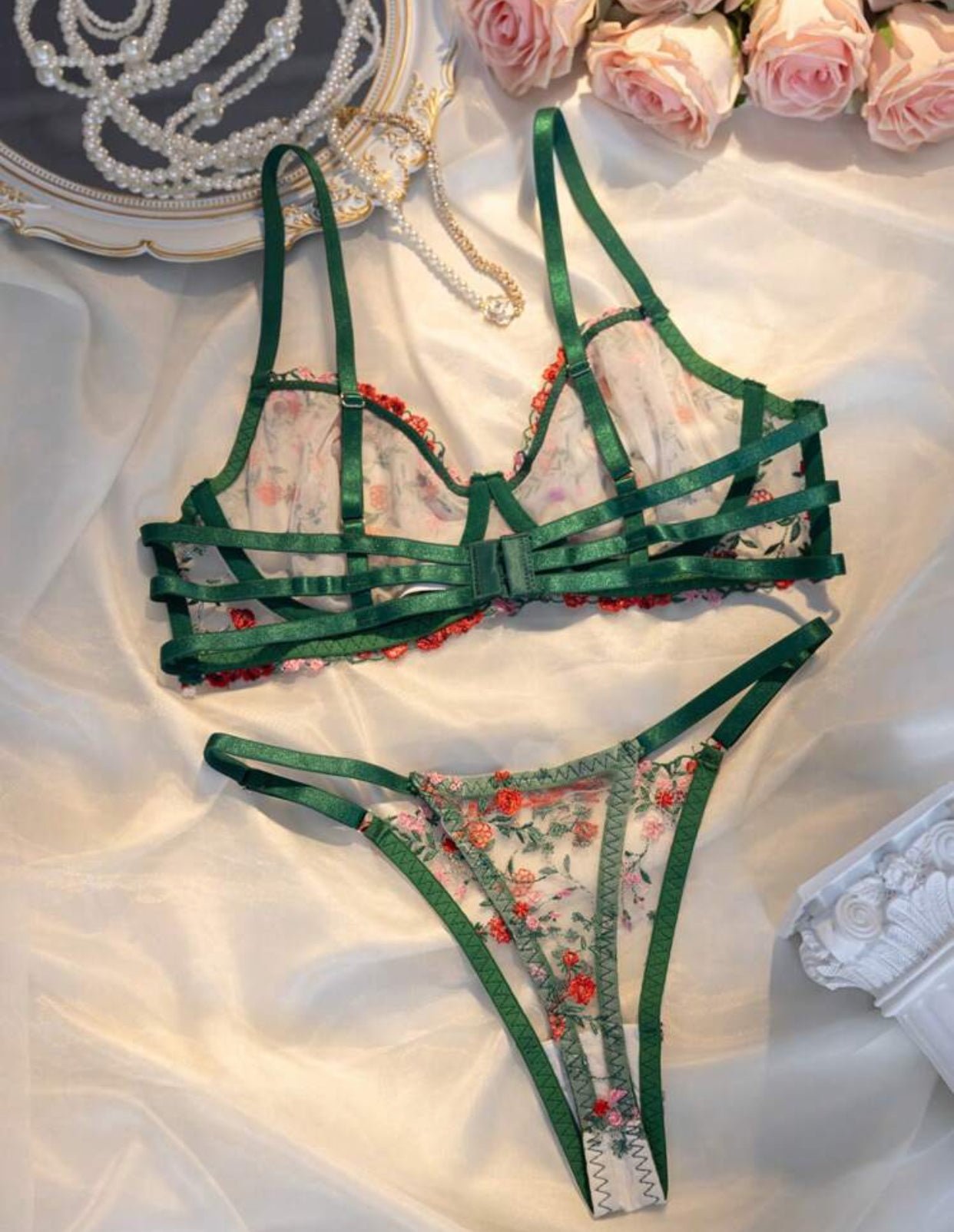 84484 - AMELIEE