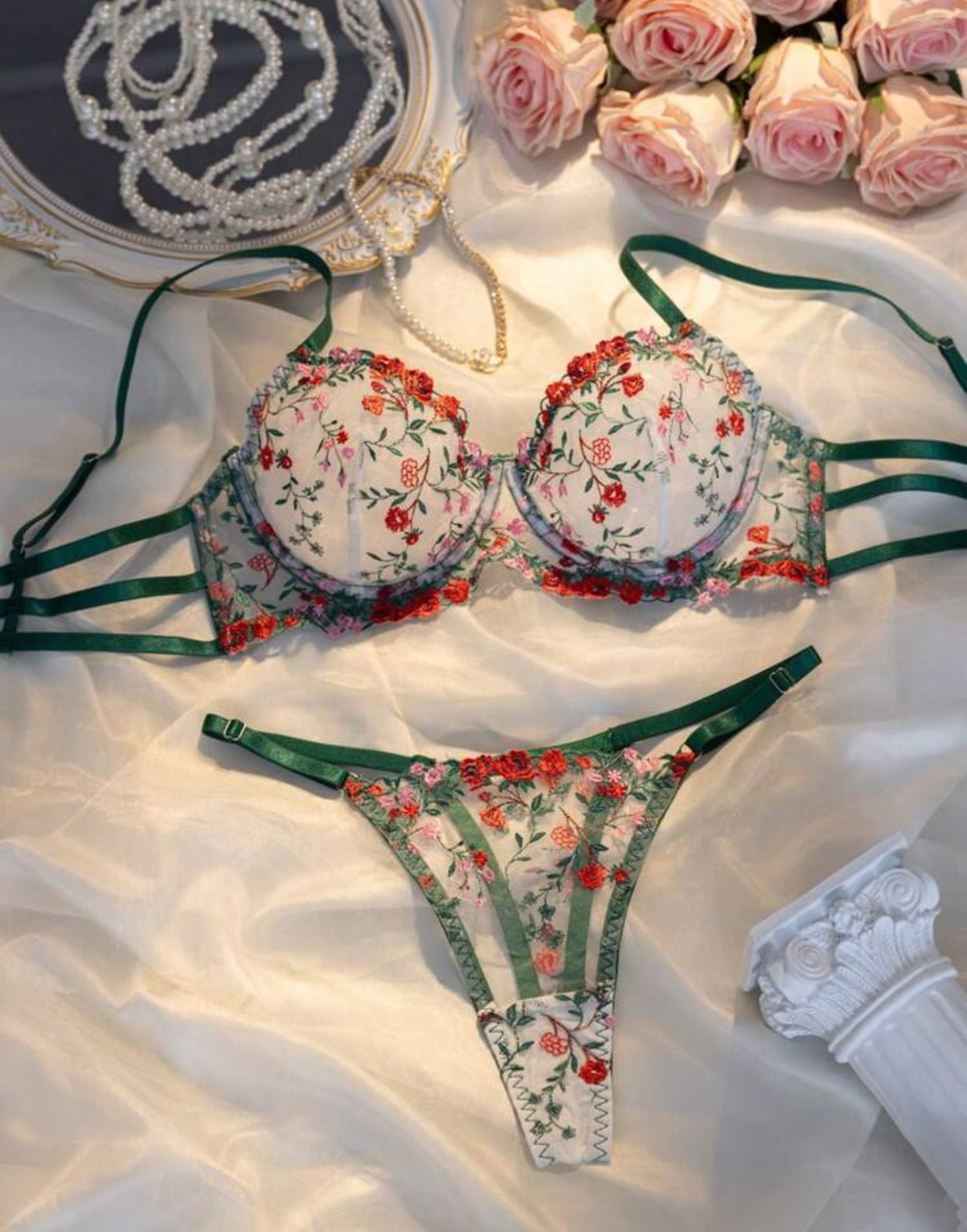 84484 - AMELIEE