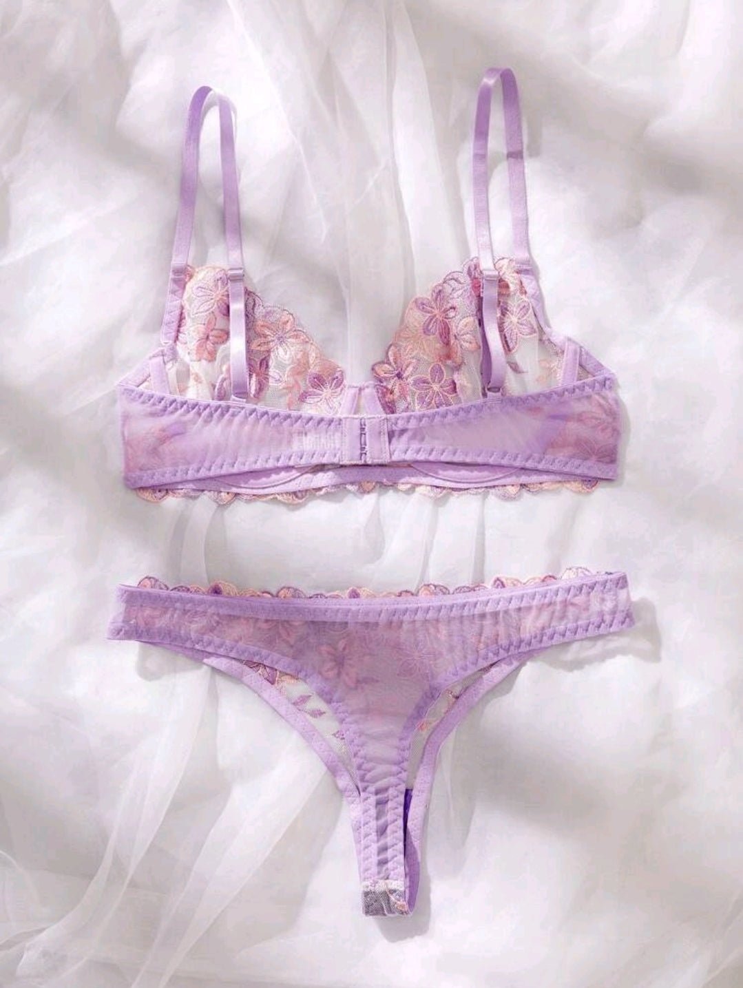 9136 - AMELIEE