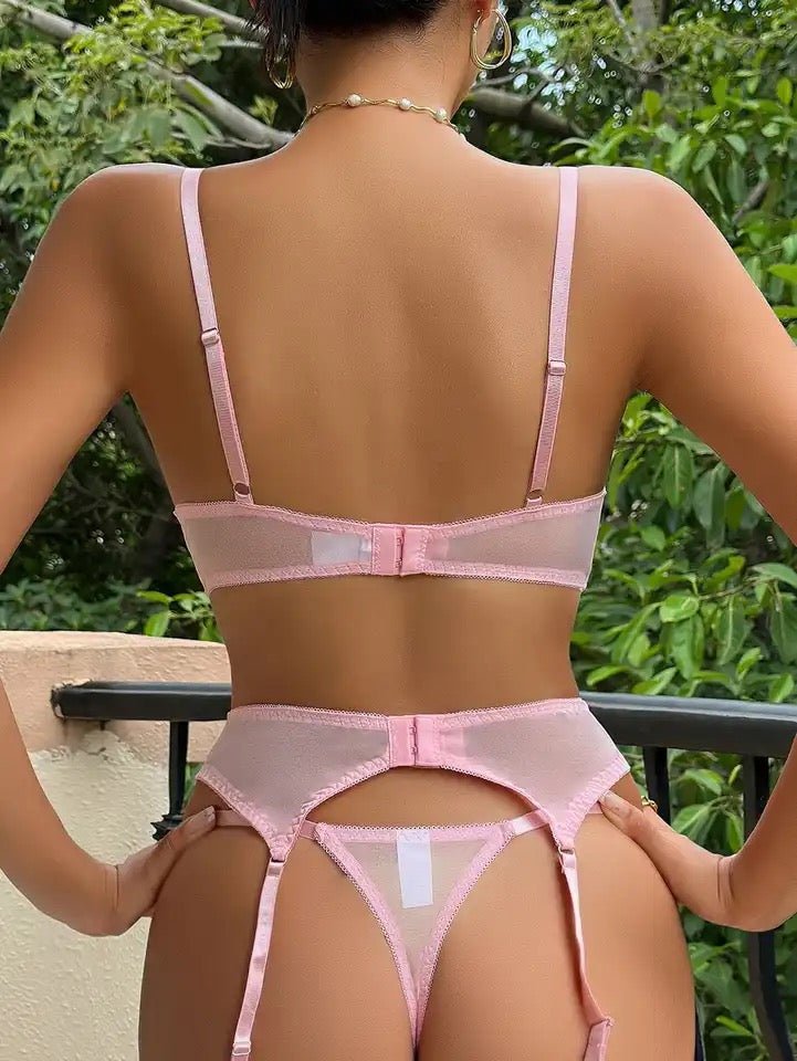 046Y - AMELIEE