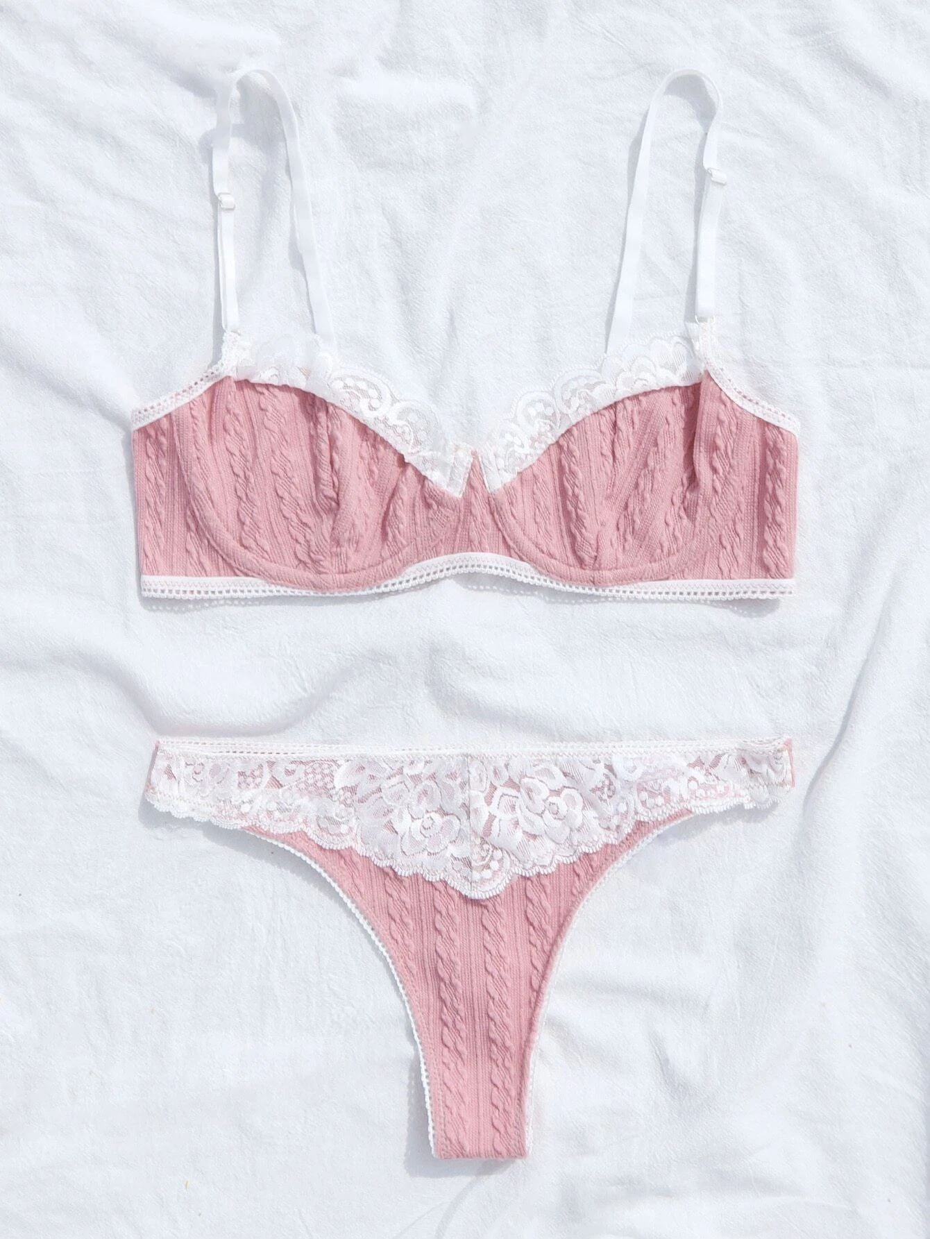 0830 - AMELIEE