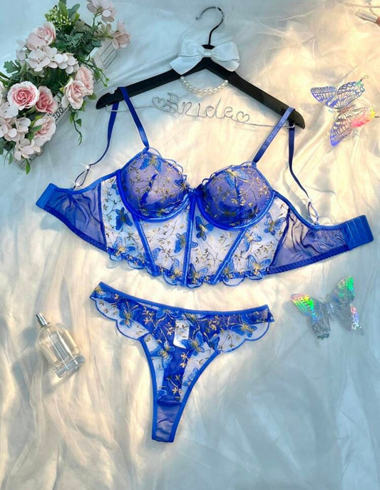 3207 - AMELIEE