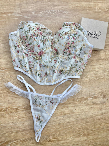 6704 - AMELIEE