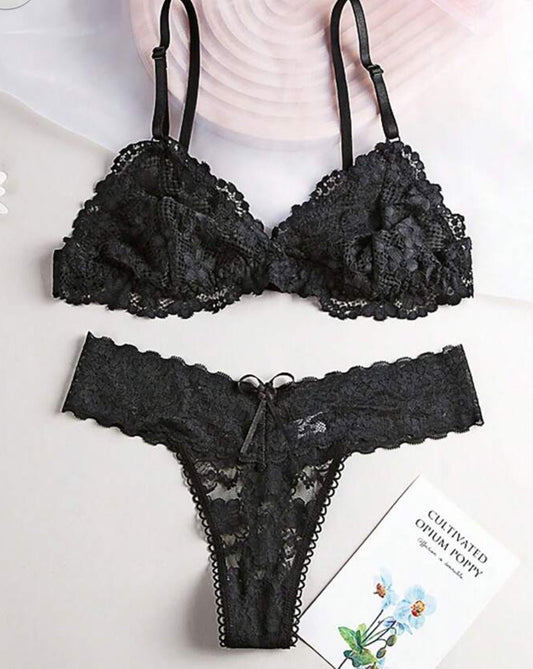8166 - AMELIEE