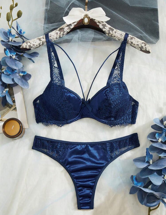 8391 - AMELIEE