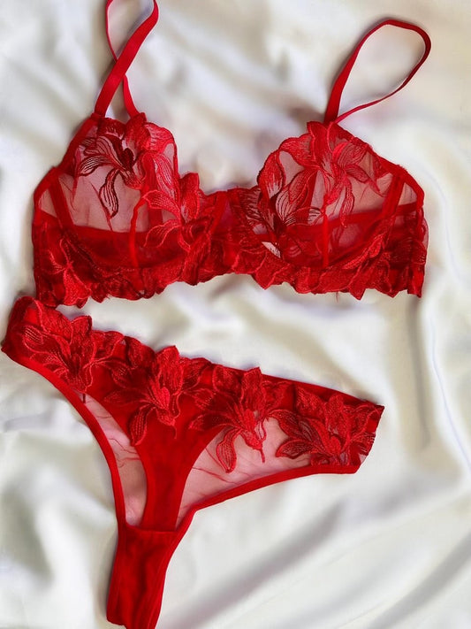 8966 - AMELIEE